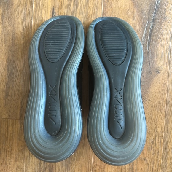 Nike Air Max 720
Throwback Future Iridescent - Picture 12 of 14